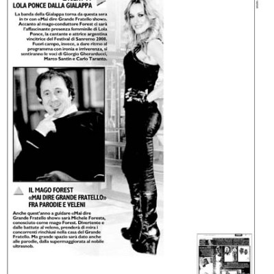 Black and white newspaper page featuring two photos and Italian text.